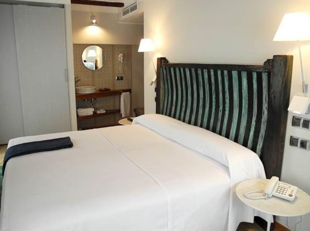 Hospederia Chapitel Hotel Estella Bagian luar foto