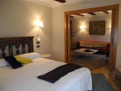 Hospederia Chapitel Hotel Estella Bagian luar foto