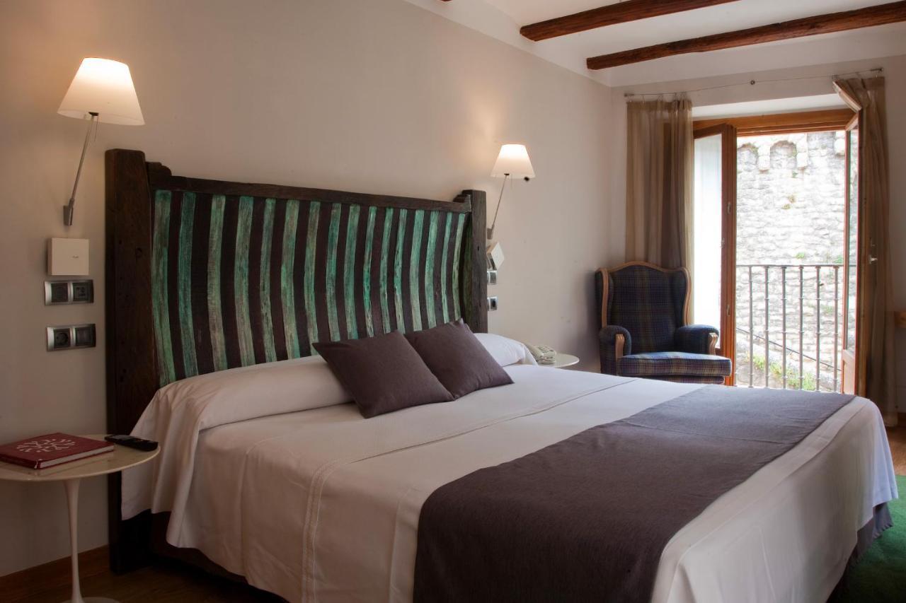 Hospederia Chapitel Hotel Estella Bagian luar foto